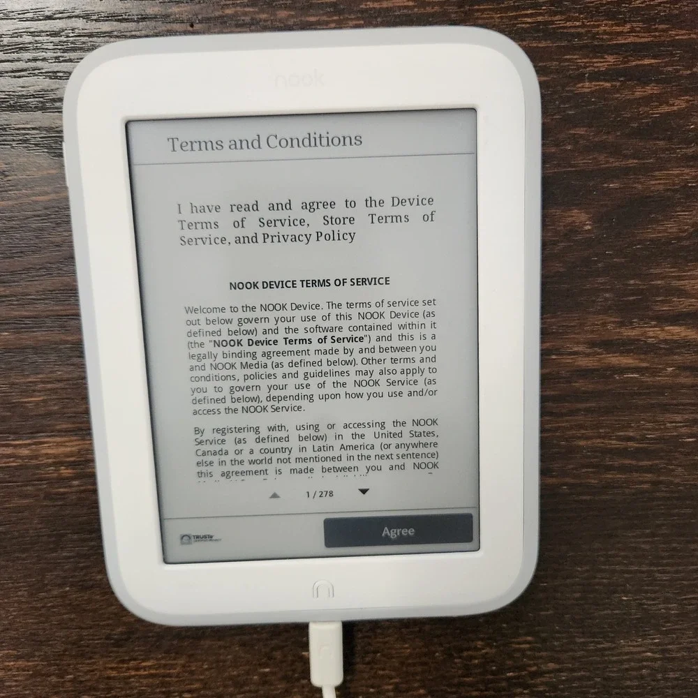 Barnes & Noble Nook GlowLight 4GB eReader (White) BNRV500 Bundle with Case Y2K
